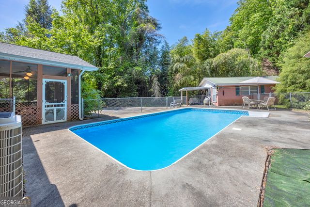 1973 Falls Road, Toccoa, GA 30577