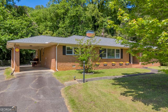 1973 Falls Road, Toccoa, GA 30577