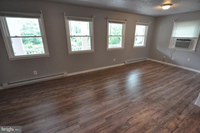 17810 BATESTOWN RD, Dumfries, VA 22026