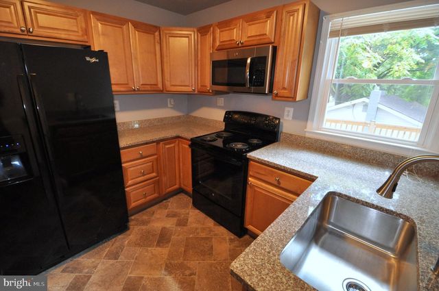 17810 BATESTOWN RD, Dumfries, VA 22026