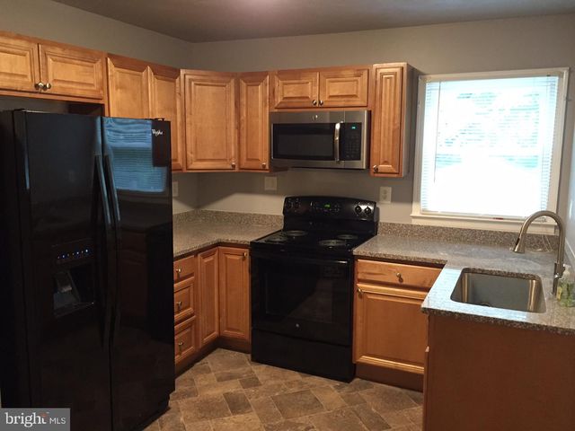 17810 BATESTOWN RD, Dumfries, VA 22026