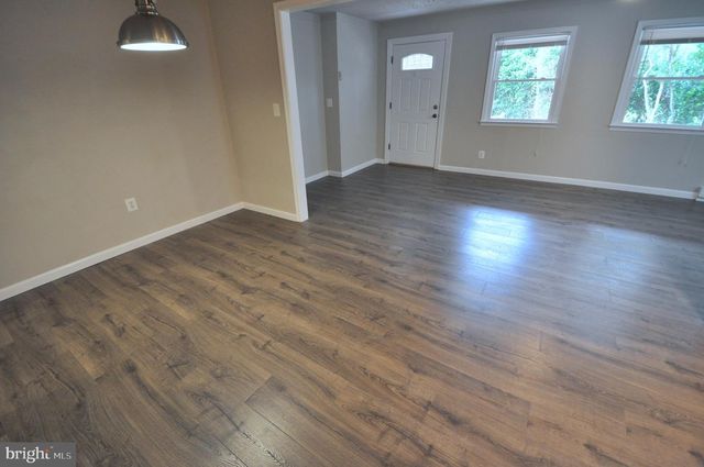 17810 BATESTOWN RD, Dumfries, VA 22026