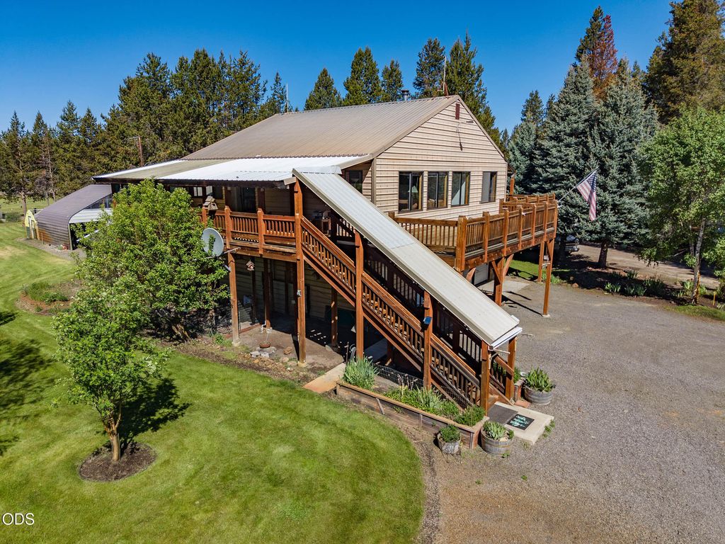 52971 Bridge Drive, La Pine, OR 97739