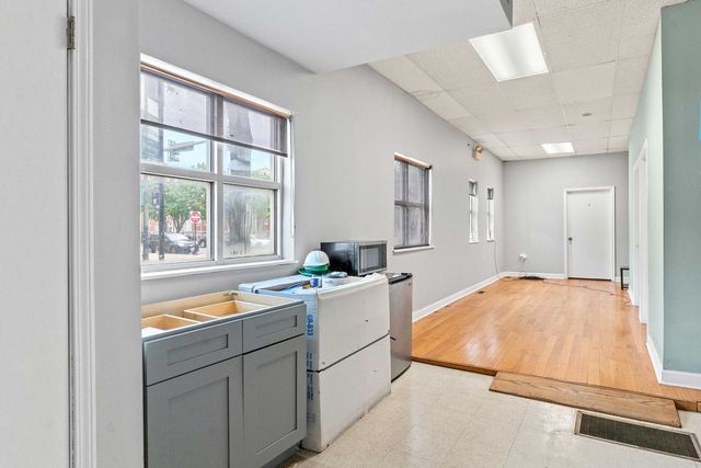 735 W 35th Street, Chicago, IL 60616