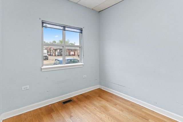 735 W 35th Street, Chicago, IL 60616