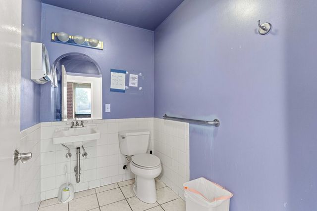 735 W 35th Street, Chicago, IL 60616