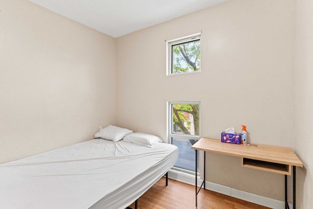 735 W 35th Street, Chicago, IL 60616