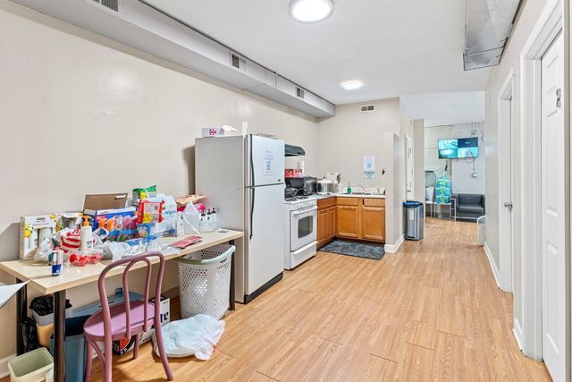 735 W 35th Street, Chicago, IL 60616
