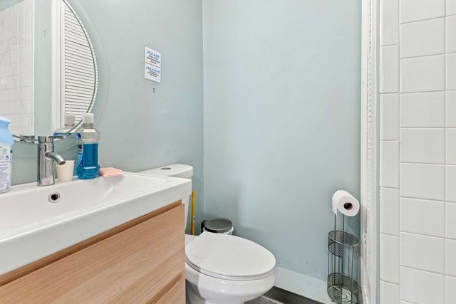 735 W 35th Street, Chicago, IL 60616