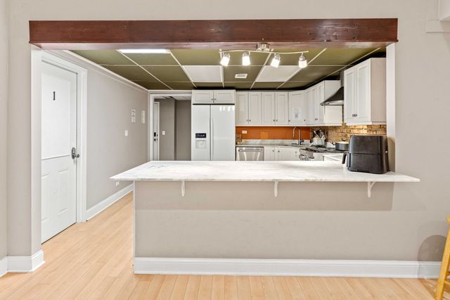 735 W 35th Street, Chicago, IL 60616
