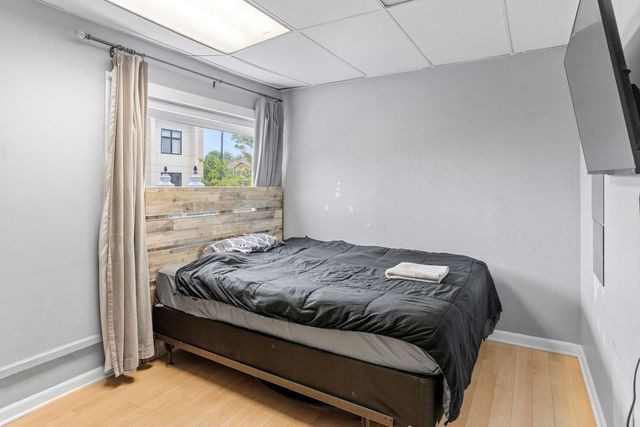 735 W 35th Street, Chicago, IL 60616
