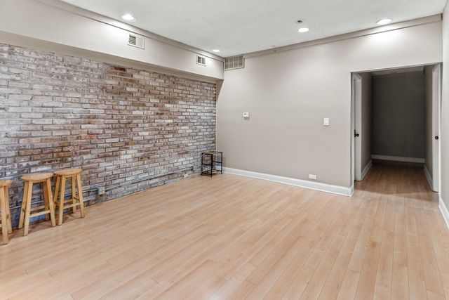 735 W 35th Street, Chicago, IL 60616