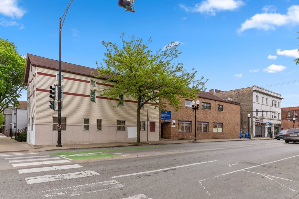 735 W 35th Street, Chicago, IL 60616