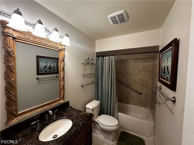 7008 Foxfire DR, Fort Myers, FL 33919