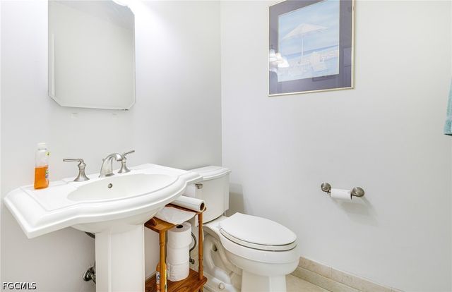 7008 Foxfire DR, Fort Myers, FL 33919