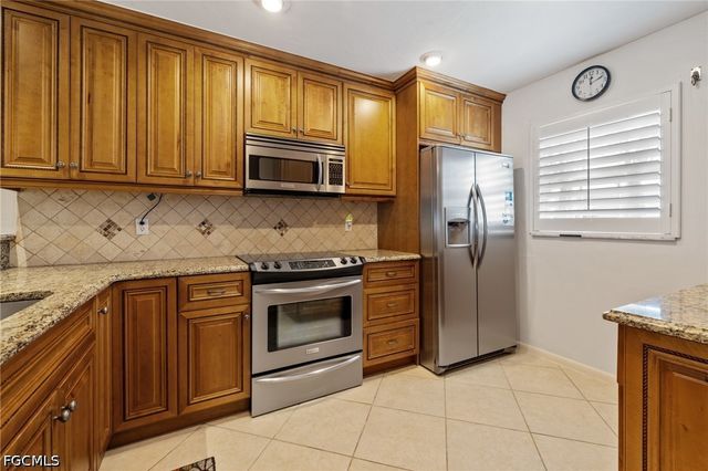 7008 Foxfire DR, Fort Myers, FL 33919