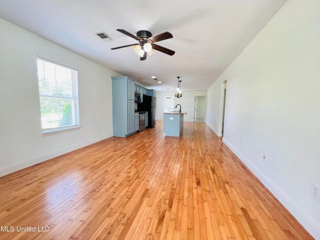 205 Jeff Davis Avenue, Waveland, MS 39576