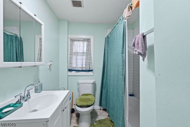 32 Jefferson St, Paterson City, NJ 07522