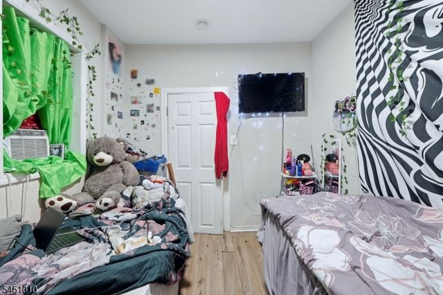 32 Jefferson St, Paterson City, NJ 07522