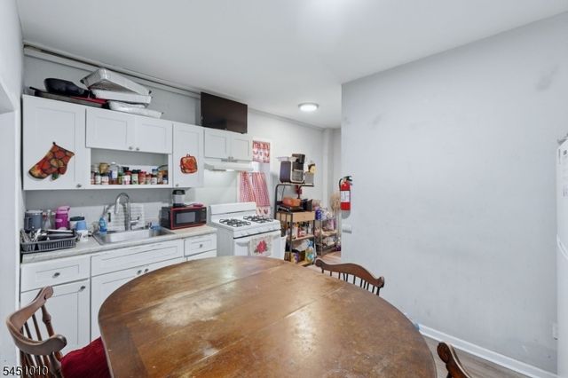 32 Jefferson St, Paterson City, NJ 07522