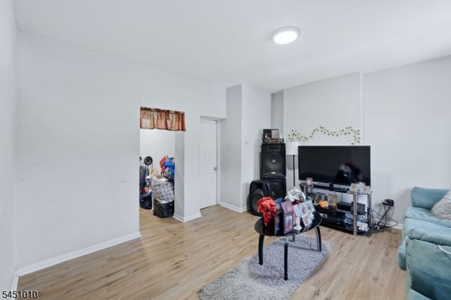 32 Jefferson St, Paterson City, NJ 07522