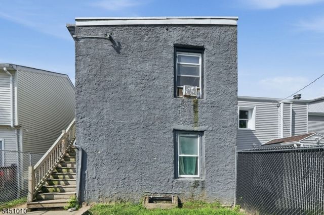 32 Jefferson St, Paterson City, NJ 07522