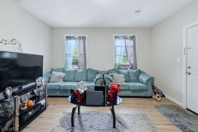 32 Jefferson St, Paterson City, NJ 07522