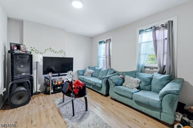 32 Jefferson St, Paterson City, NJ 07522