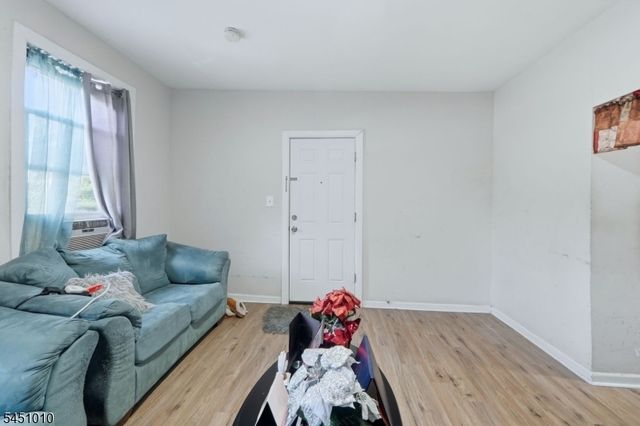 32 Jefferson St, Paterson City, NJ 07522
