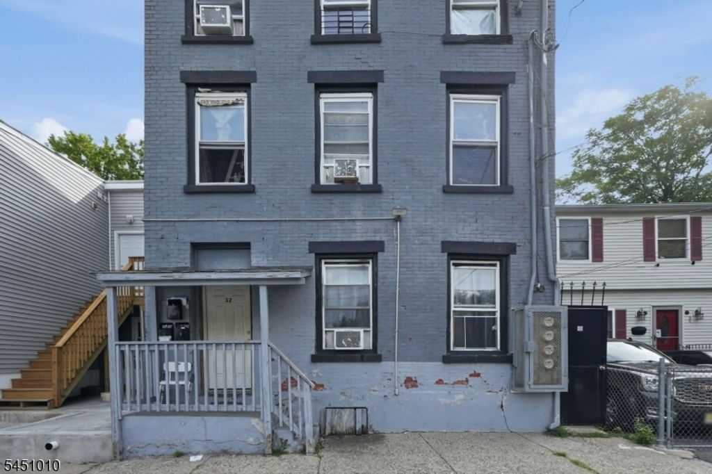 32 Jefferson St, Paterson City, NJ 07522