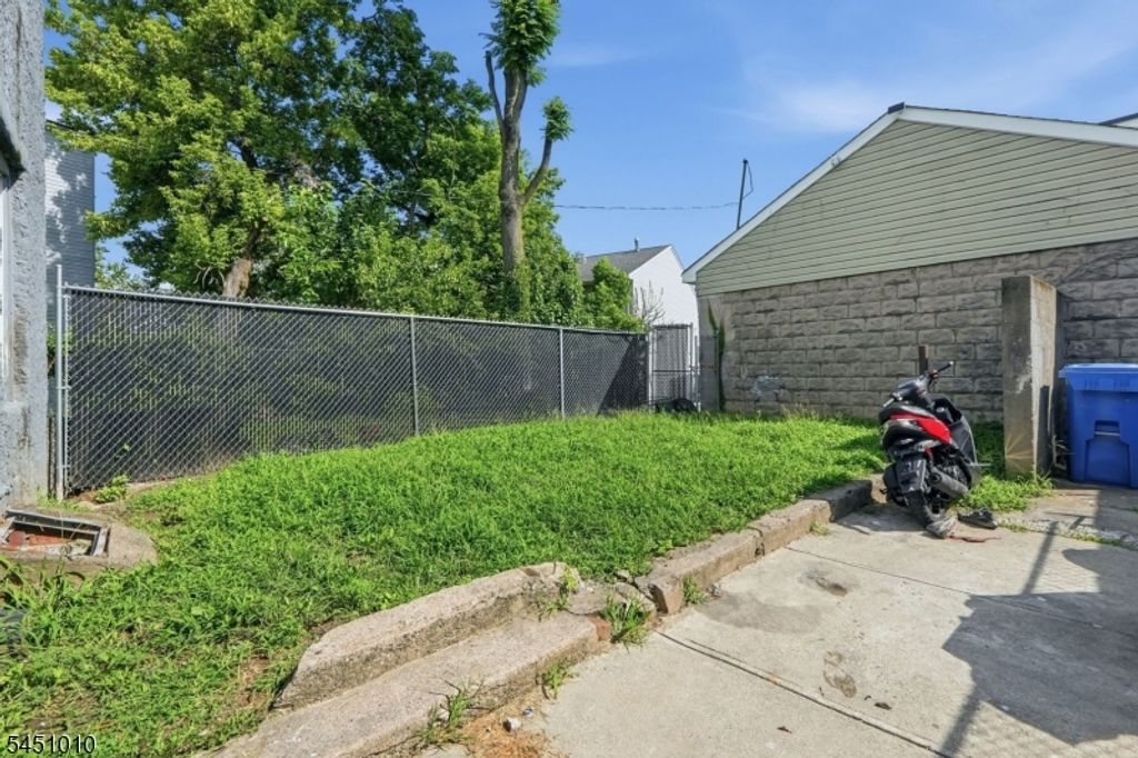 32 Jefferson St, Paterson City, NJ 07522 — photo 4