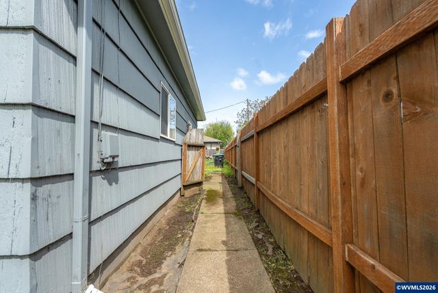 721 Cummings Ln N, Keizer, OR 97303