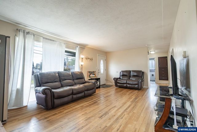 721 Cummings Ln N, Keizer, OR 97303