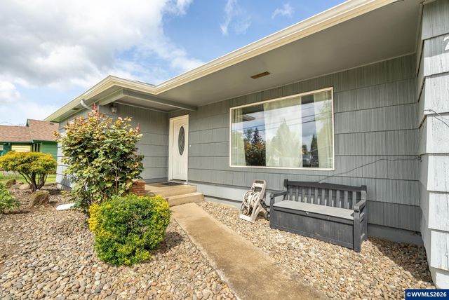 721 Cummings Ln N, Keizer, OR 97303