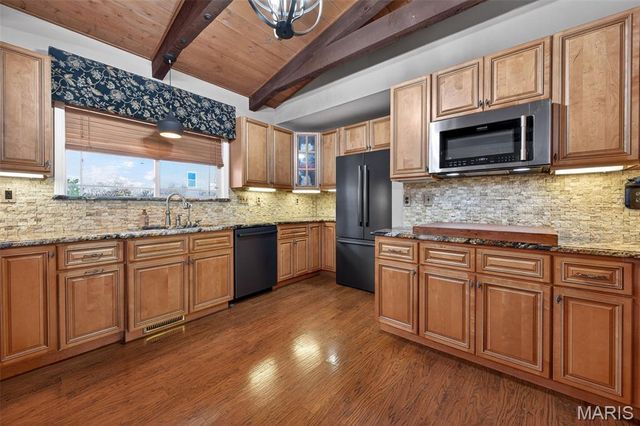 12 Prairie Lake Court, Wentzville, MO 63385