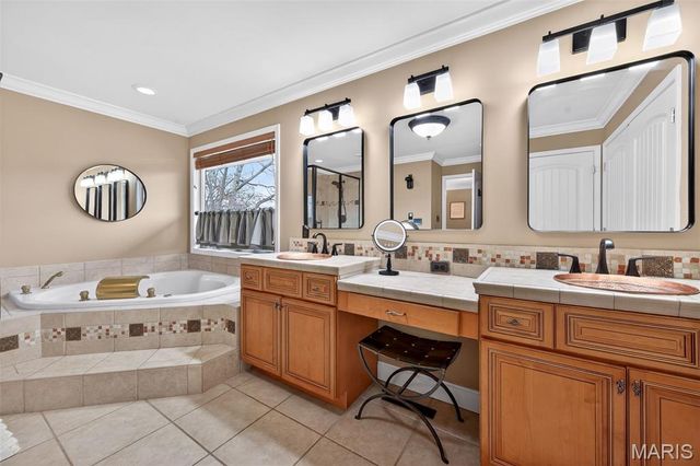 12 Prairie Lake Court, Wentzville, MO 63385