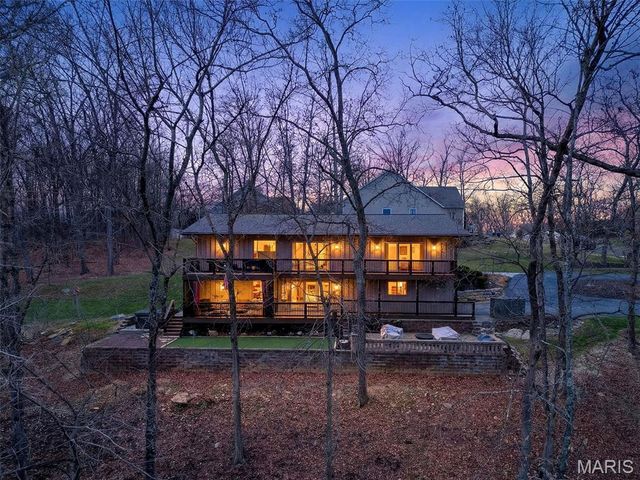 12 Prairie Lake Court, Wentzville, MO 63385