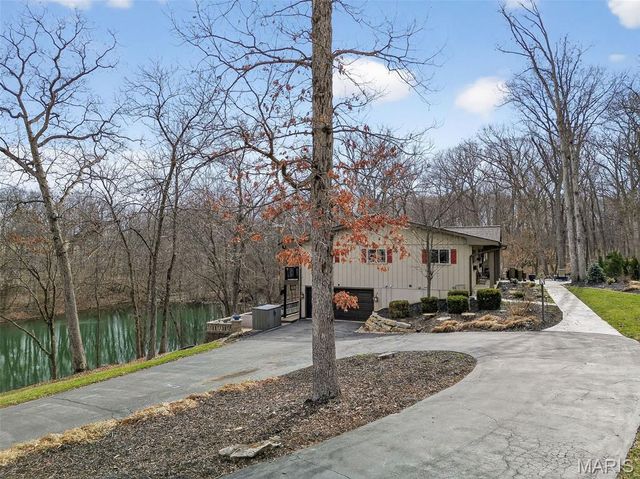 12 Prairie Lake Court, Wentzville, MO 63385