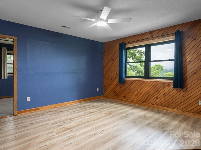 243 Pioneer Ridge Road, Canton, NC 28716