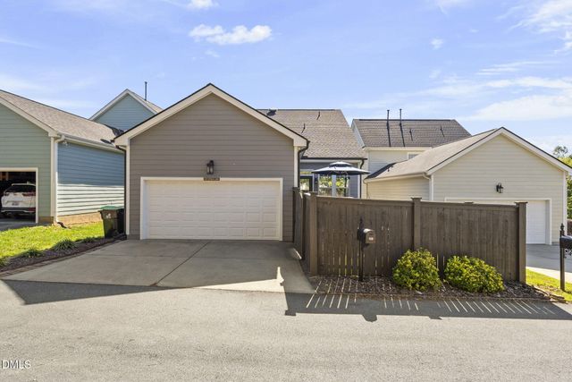 608 Skygrove Drive, Holly Springs, NC 27540