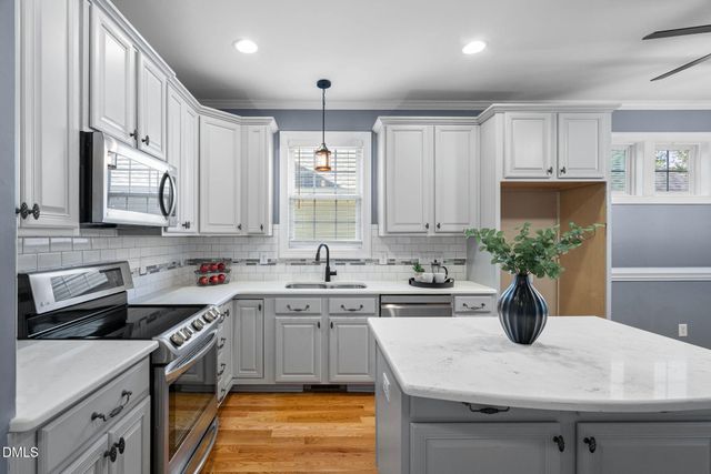 608 Skygrove Drive, Holly Springs, NC 27540