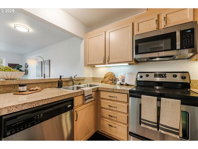 1500 Sw PARK Ave 215, Portland, OR 97201