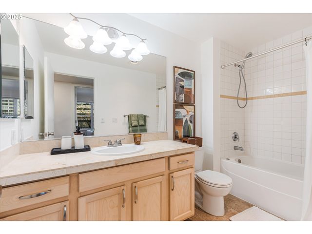 1500 Sw PARK Ave 215, Portland, OR 97201