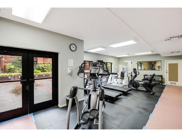 1500 Sw PARK Ave 215, Portland, OR 97201