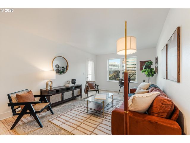 1500 Sw PARK Ave 215, Portland, OR 97201