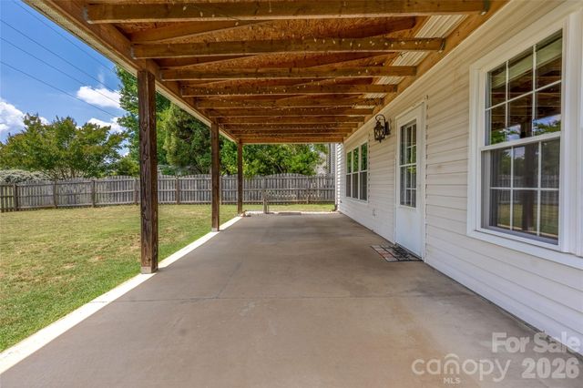 9535 Forest Path Drive, Charlotte, NC 28269