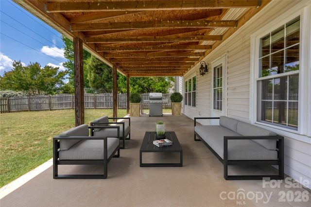 9535 Forest Path Drive, Charlotte, NC 28269
