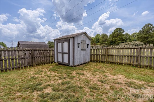 9535 Forest Path Drive, Charlotte, NC 28269