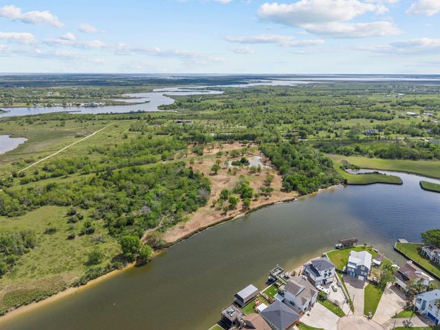 4700 Starboard Lane, Dickinson, TX 77539