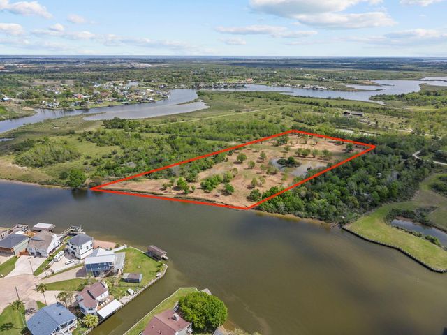 4700 Starboard Lane, Dickinson, TX 77539